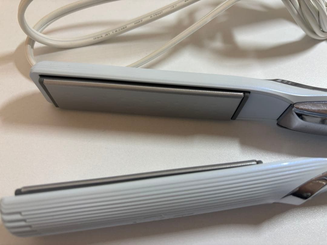 リファ　Refa ストレートアイロン