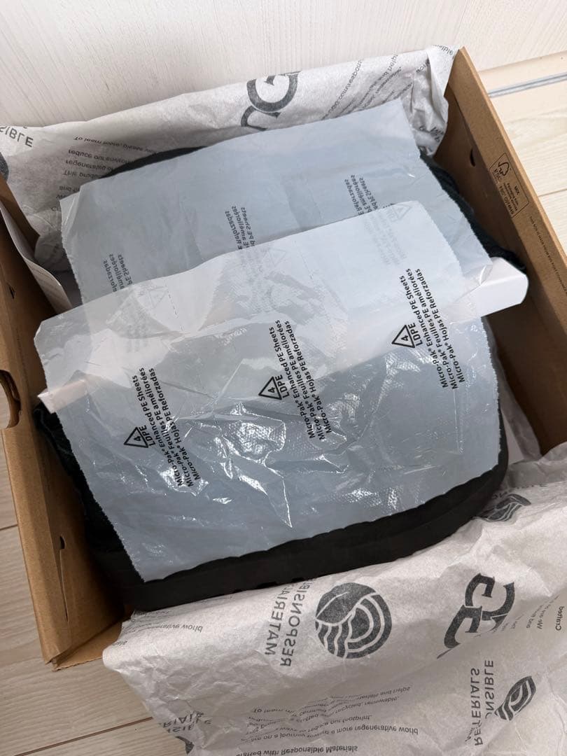 UGG クラシックウルトラミニ　プラットフォーム 黒 US6 JP24