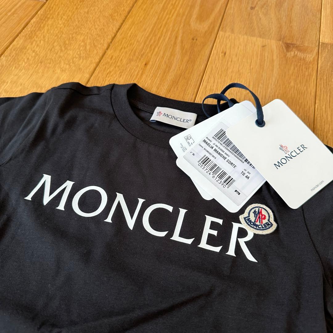 MONCLER Tシャツ (ブラック サイズ4)