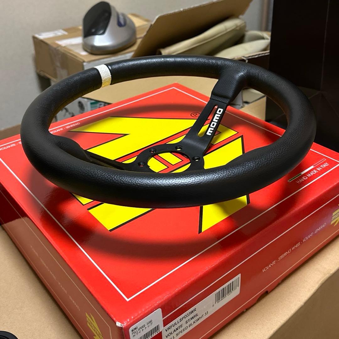 momo スポーツステアリング フルスピード