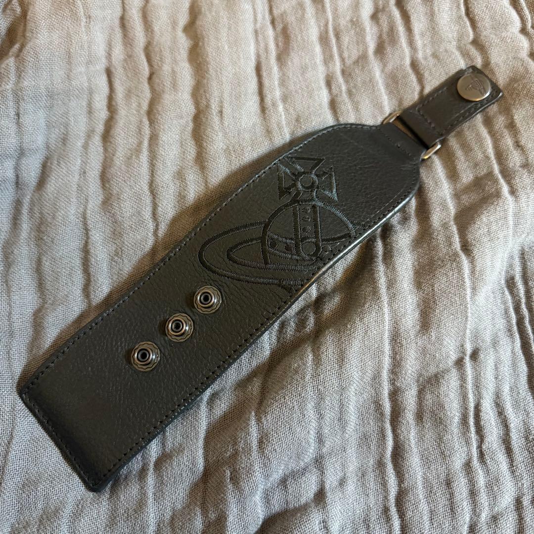 レア＊ヴィヴィアンウエストウッド＊オーヴ刺繍レザーバングル＊ブレスレット