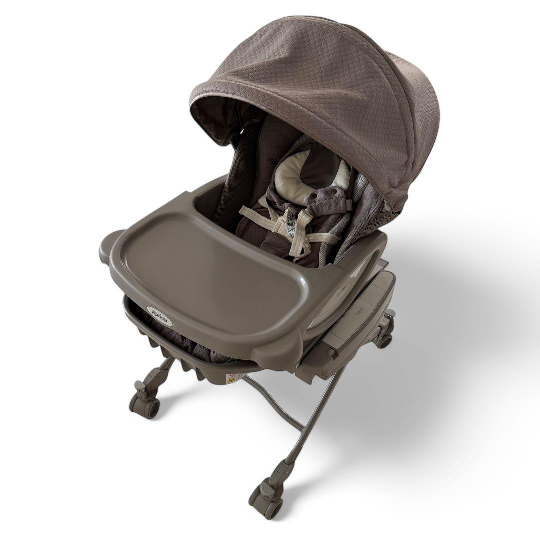 アップリカ　ユラリズム　オート　プレミアム　ムーンロック+クッション