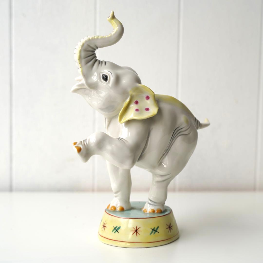ドイツ | Nymphenburg製 | 「太鼓の上の象」磁器