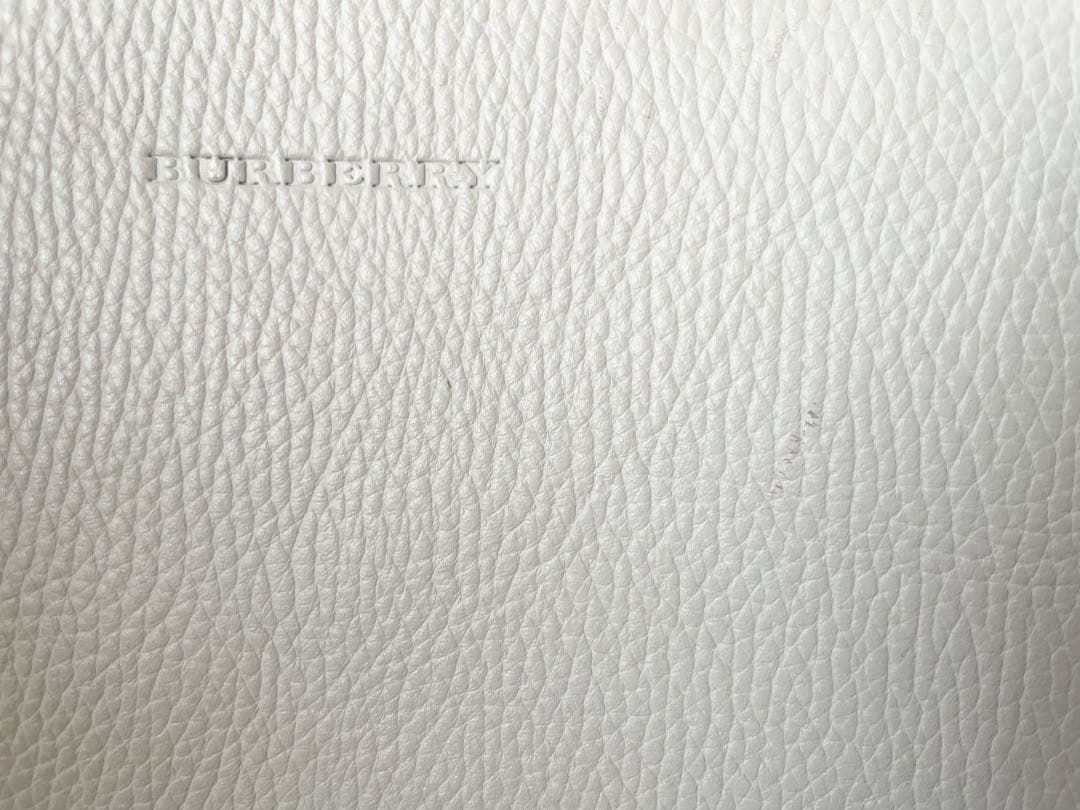 【りょう55】BURBERRY ホワイトレザー ショルダーバッグ