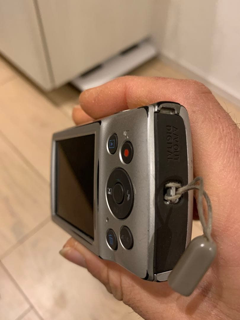 Canon IXY180 PC2275 シルバー デジタルカメラ