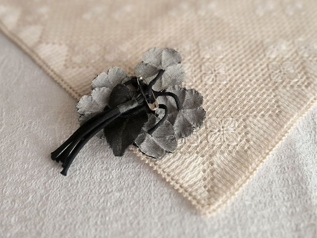 * vintage flower ❀ * シックな布花の コサージュ