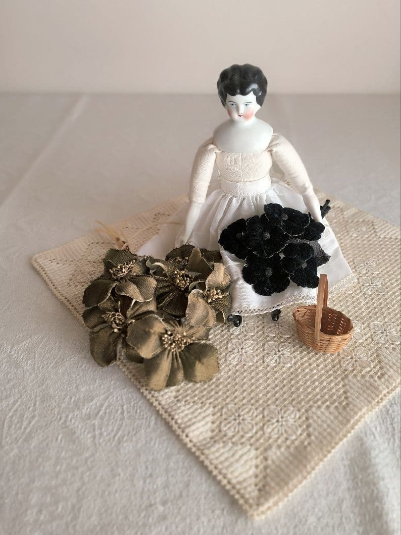 * vintage flower ❀ * シックな布花の コサージュ