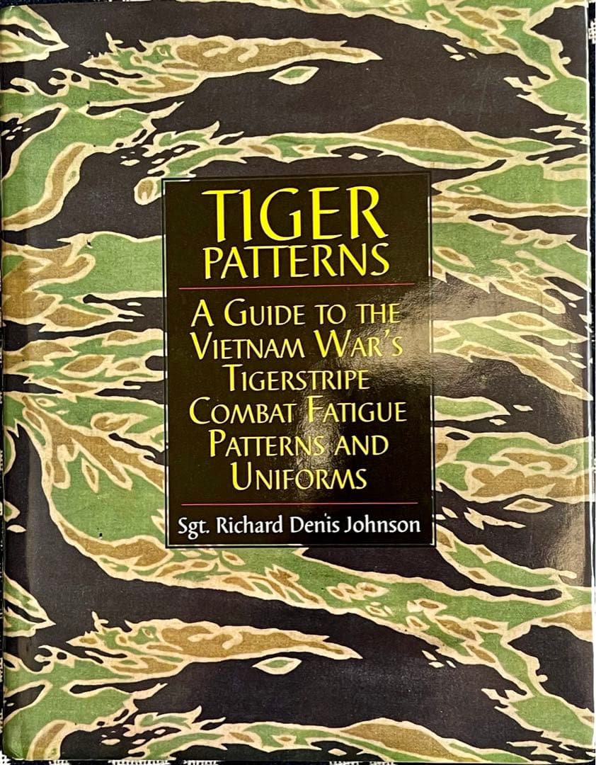 コレクター必見　激レア洋書　TIGER PATTENRS ほぼ新品！！