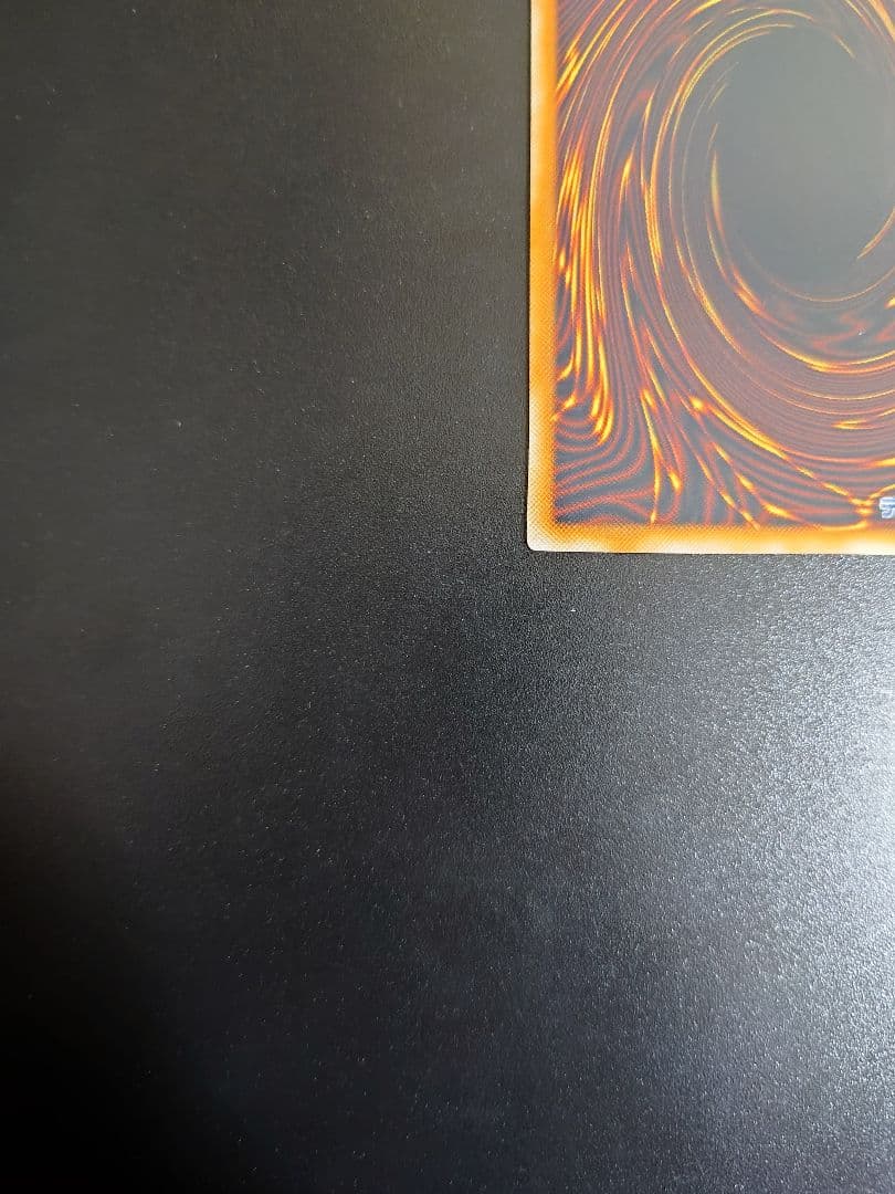 ブラックローズドラゴン。ホログラフィック。良品。五つ目個体。