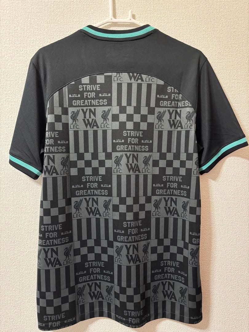 リヴァプール レブロン コラボユニフォーム