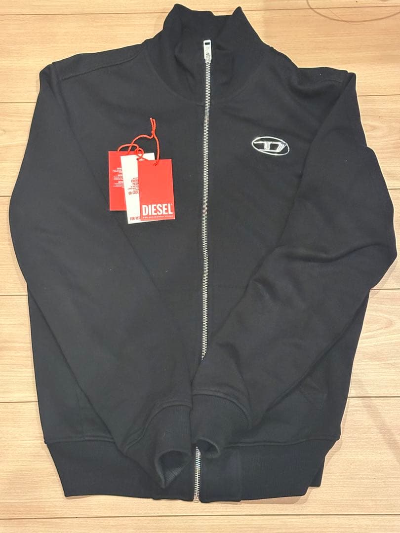 【人気商品】DIESEL ジップアップスウェット