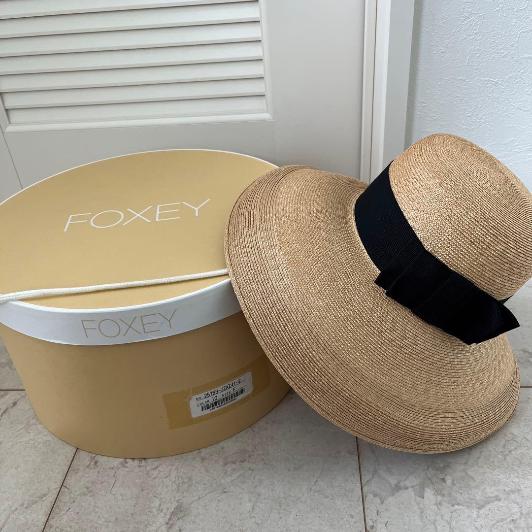 フォクシー黒リボン定番麦わら帽子ストローハット黒リボン付きお箱あり