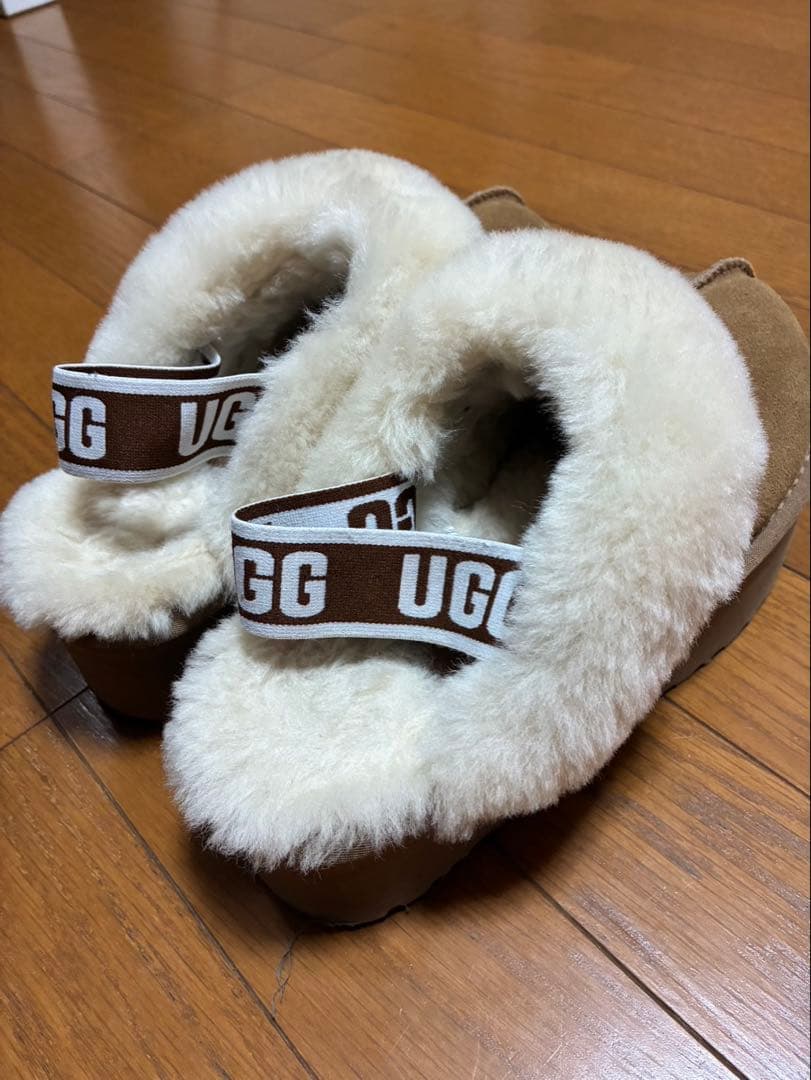 イ*ミ様 UGG ベージュ プラットフォーム ムートンブーツ