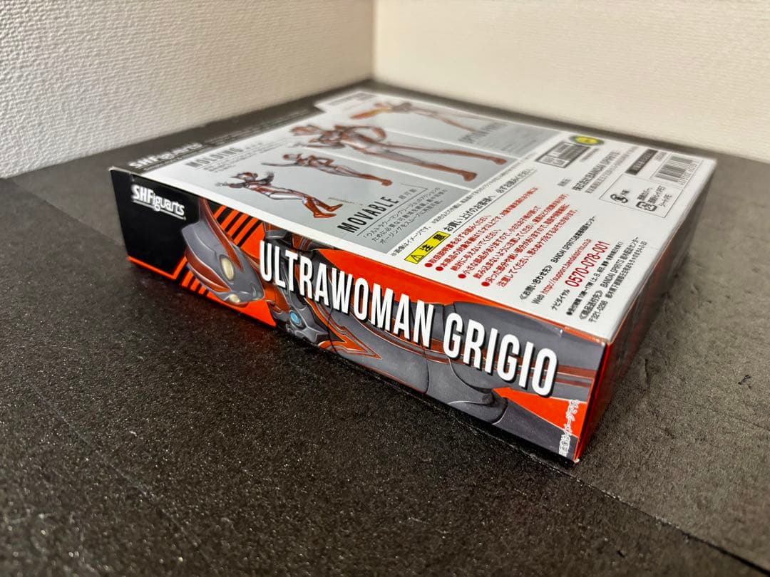 S.H.フィギュアーツ　ウルトラウーマングリージョ　フィギュア　ウルトラマン