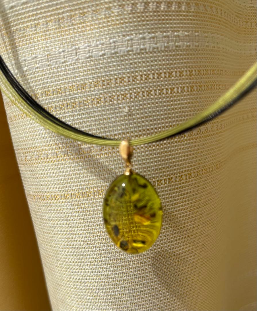 琥珀ペンダントトップ グリーンのグラデーションK18