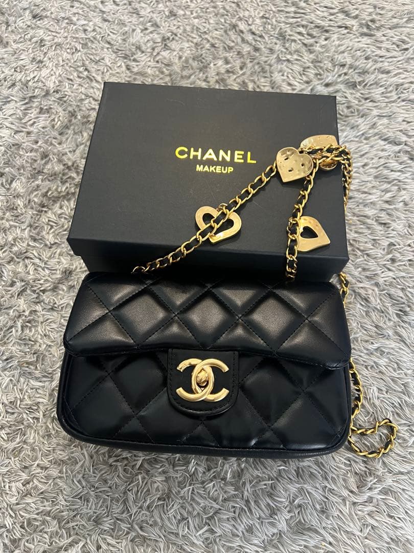CHANEL シャネル キルティングデザイン ショルダーバッグ ノベルティ