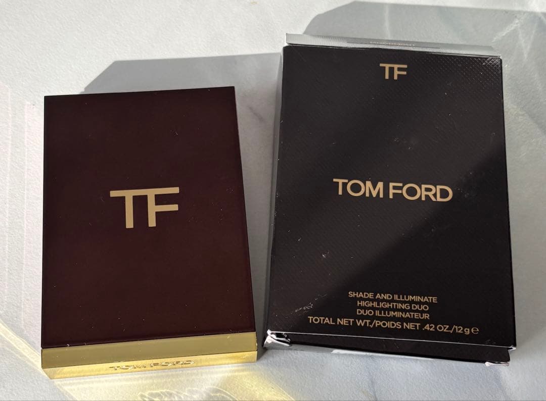 トムフォード　シェイドアンドイルミネイトハイライティングデュオ　ムードライト