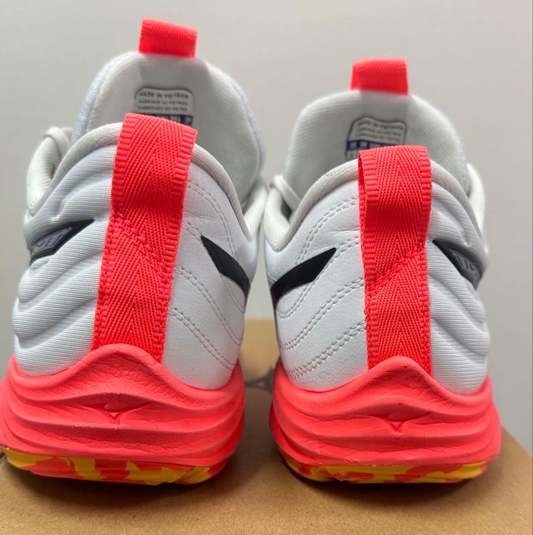 ミズノ（MIZUNO）バレーボールシューズ ウエーブモーメンタム エリート