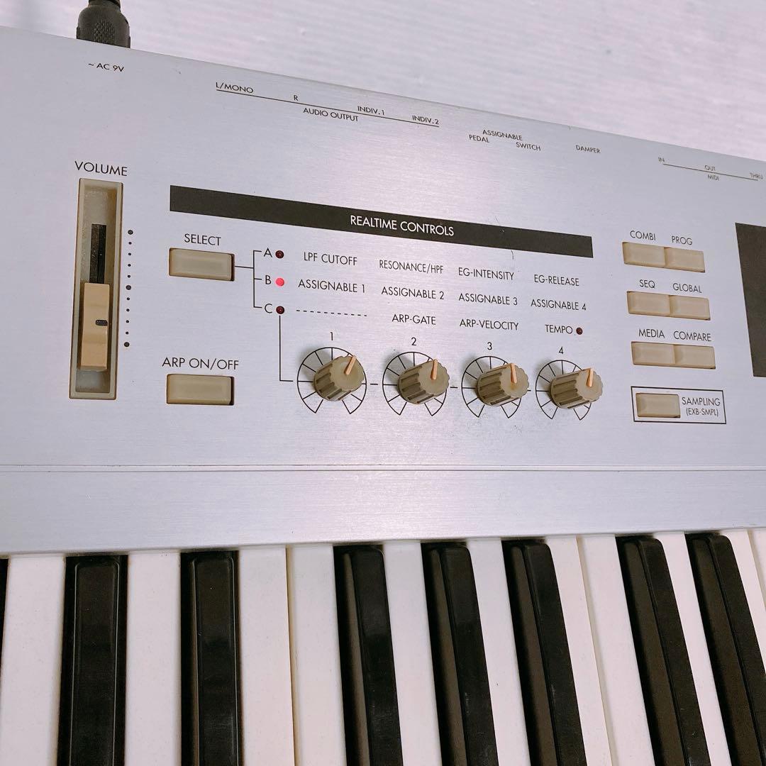 KORG シンセサイザー 61鍵盤 TRITON Le61