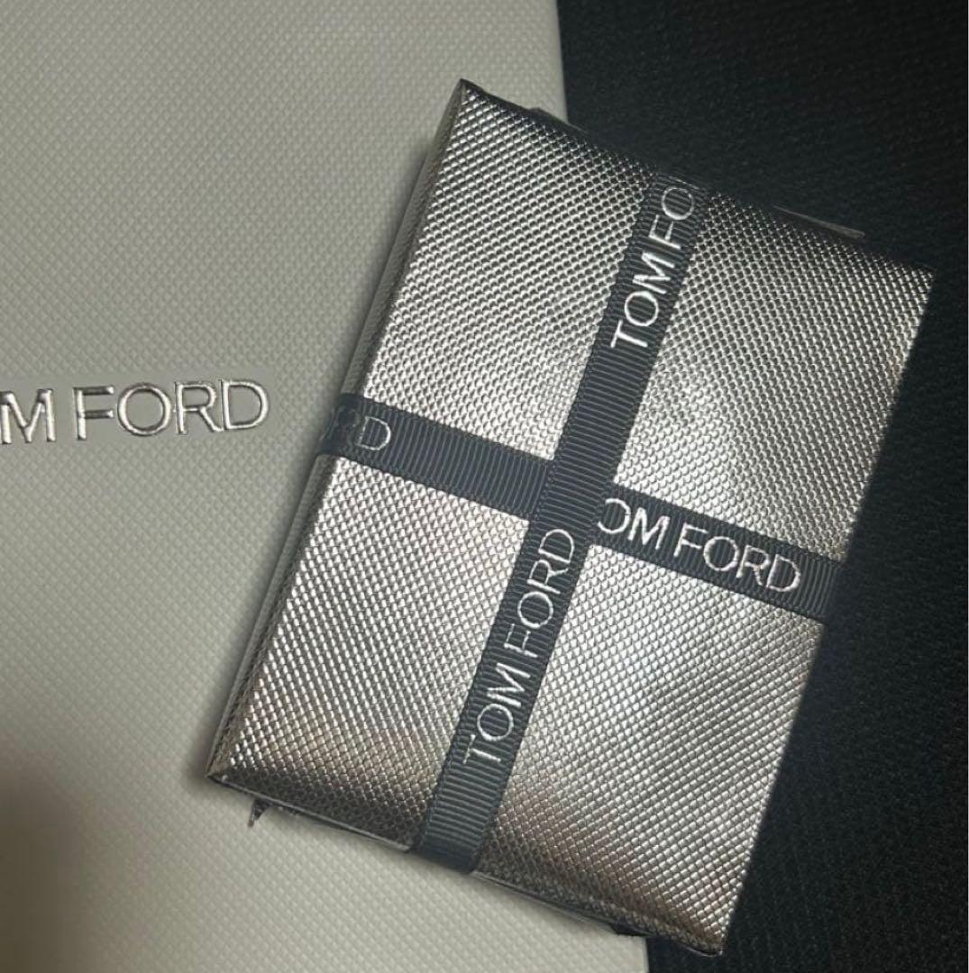 トムフォード　アイカラークォード 27メテオリック