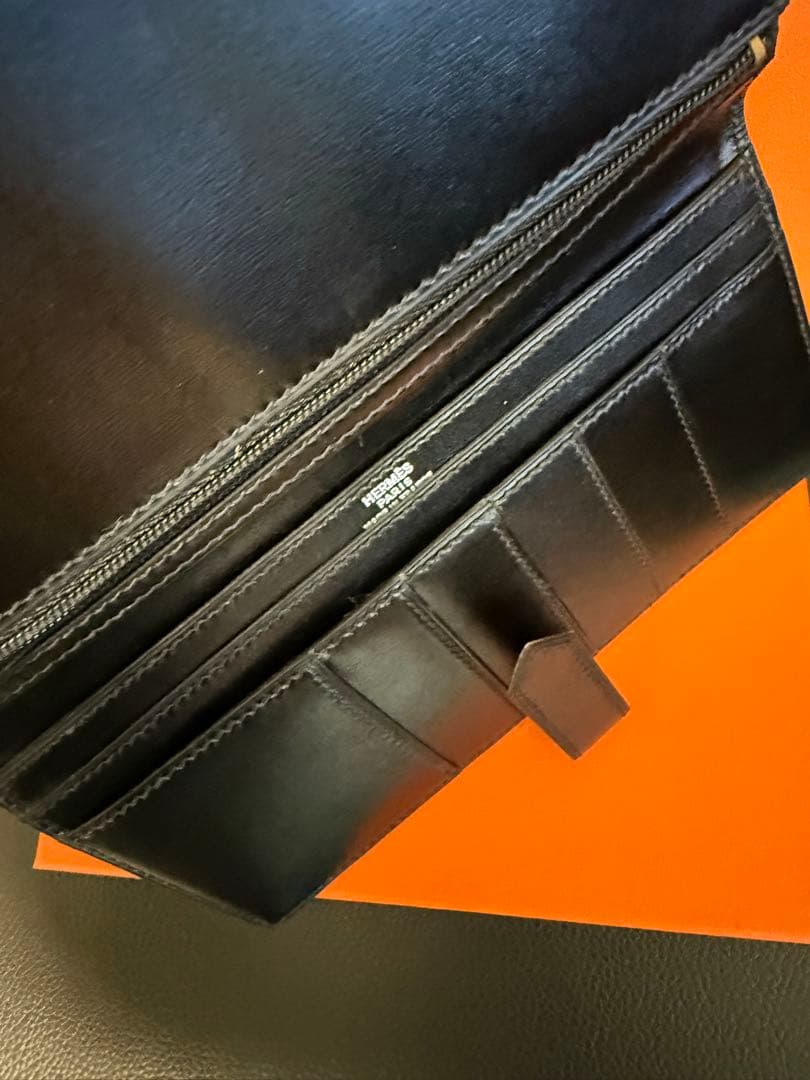 ル*ス様 本物保証！HERMES べアンボックスカーフ黒 長財布 箱付き！極美品