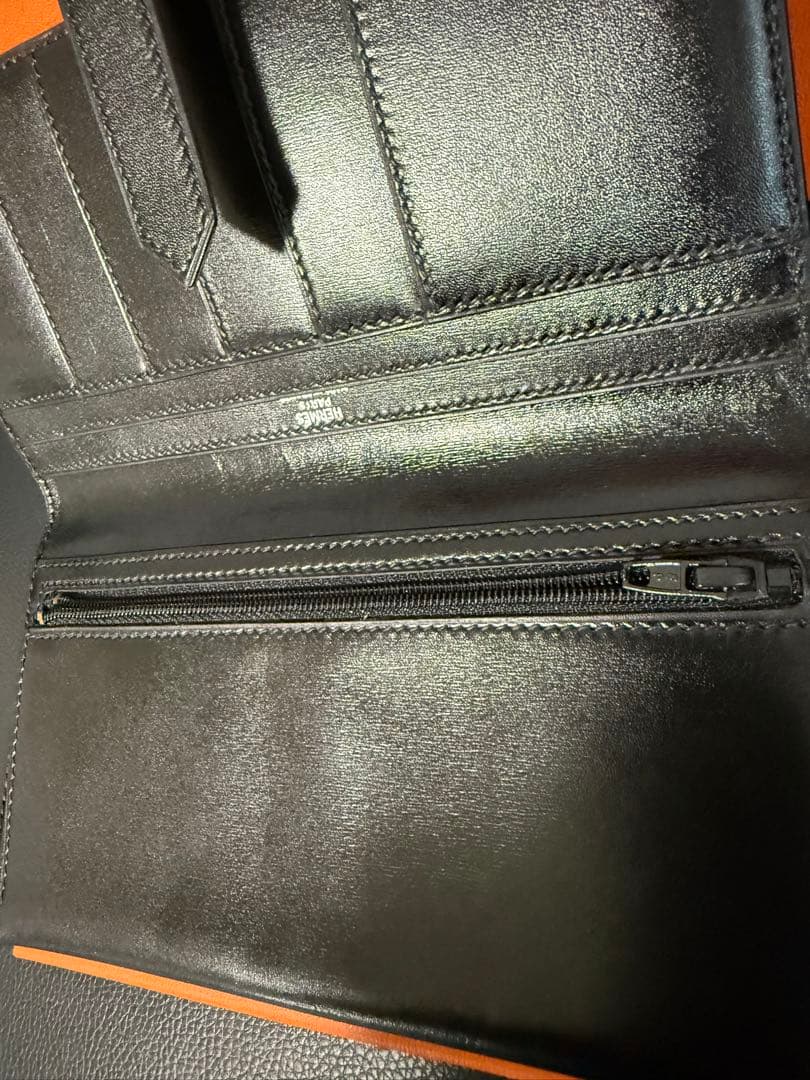 ル*ス様 本物保証！HERMES べアンボックスカーフ黒 長財布 箱付き！極美品