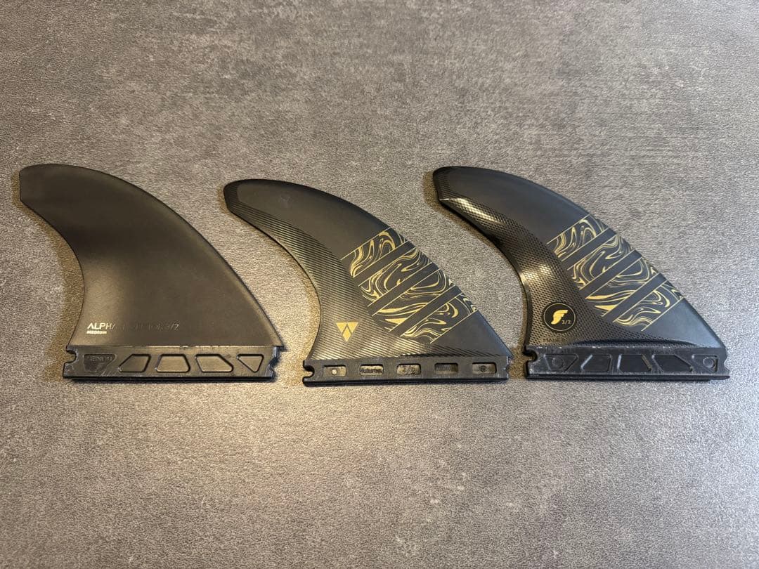 フューチャーフィン ALPHA Vector 3/2 ミディアム　トライフィン