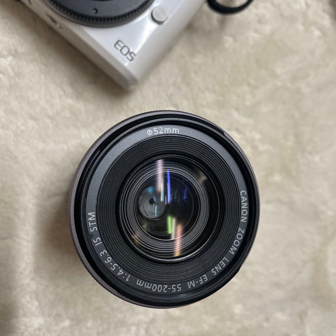 ホワイトCanon EOS Kiss M ダブルズームキット