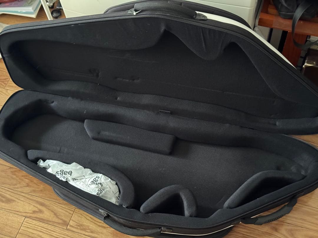Bags バリトンサックスケース　ホワイト