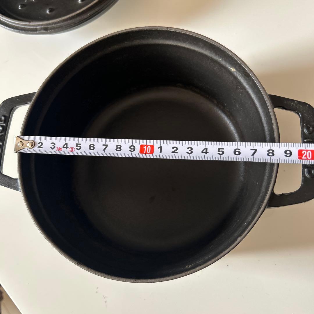 LA COCOTTE ◆ストウブ鍋　STAUB 丸型鋳鉄鍋 18cmブラック