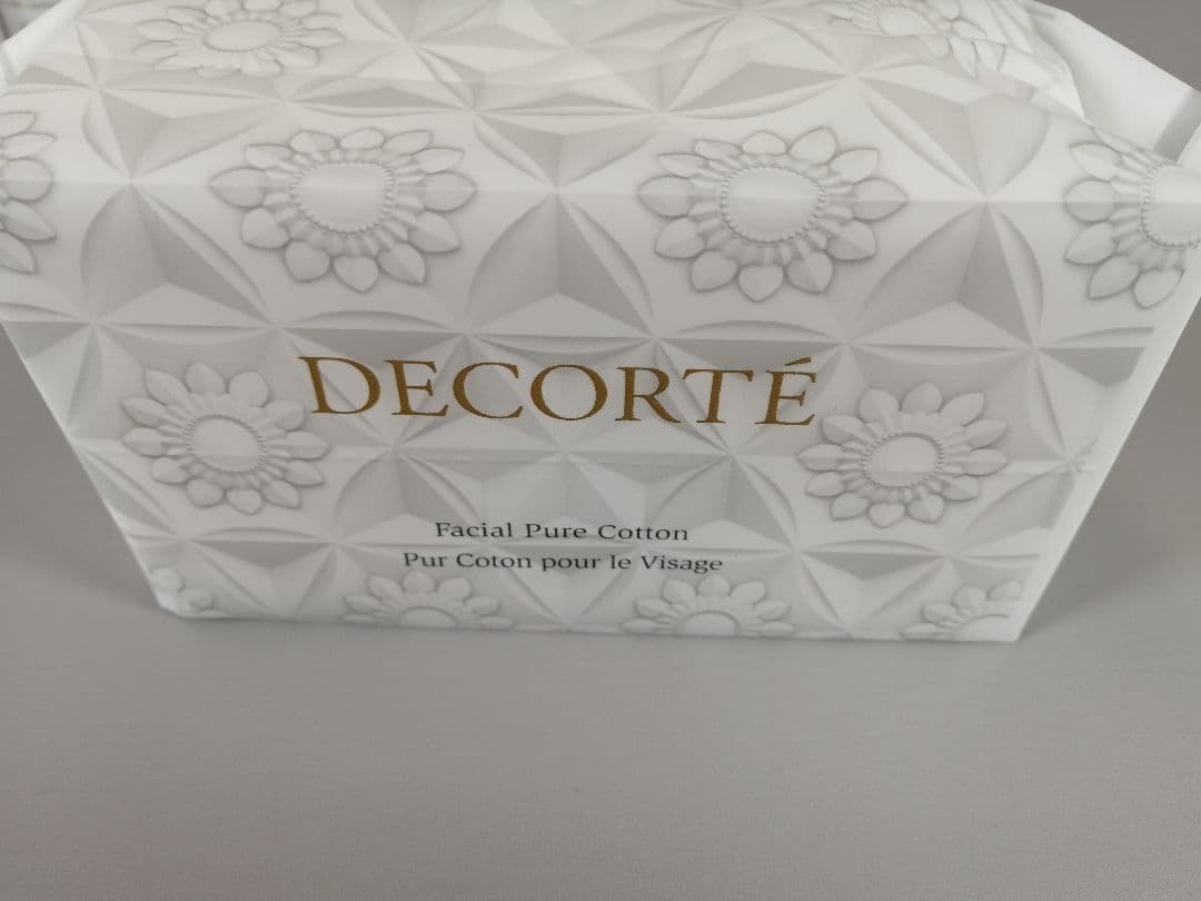 DECORTEスキンケアセット　化粧水、乳液、美容液、トライアルセット、コットン