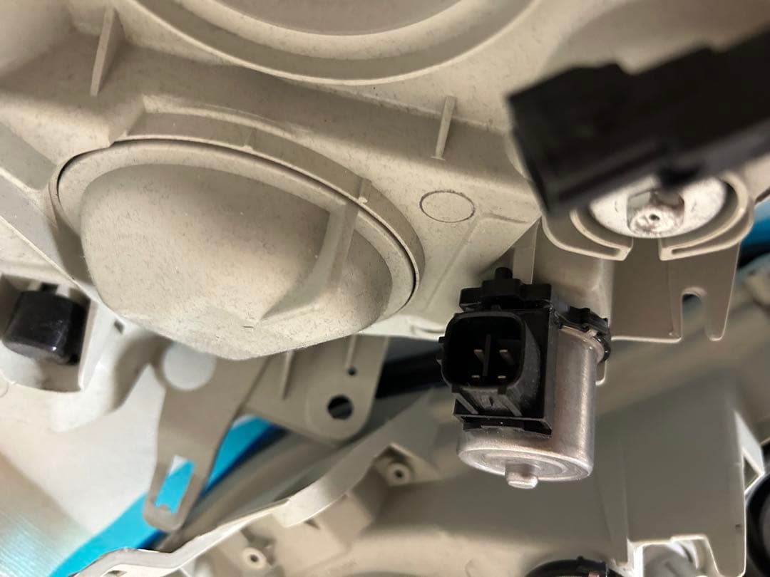 18クラウン ヘッドライト 3眼 レクサス風