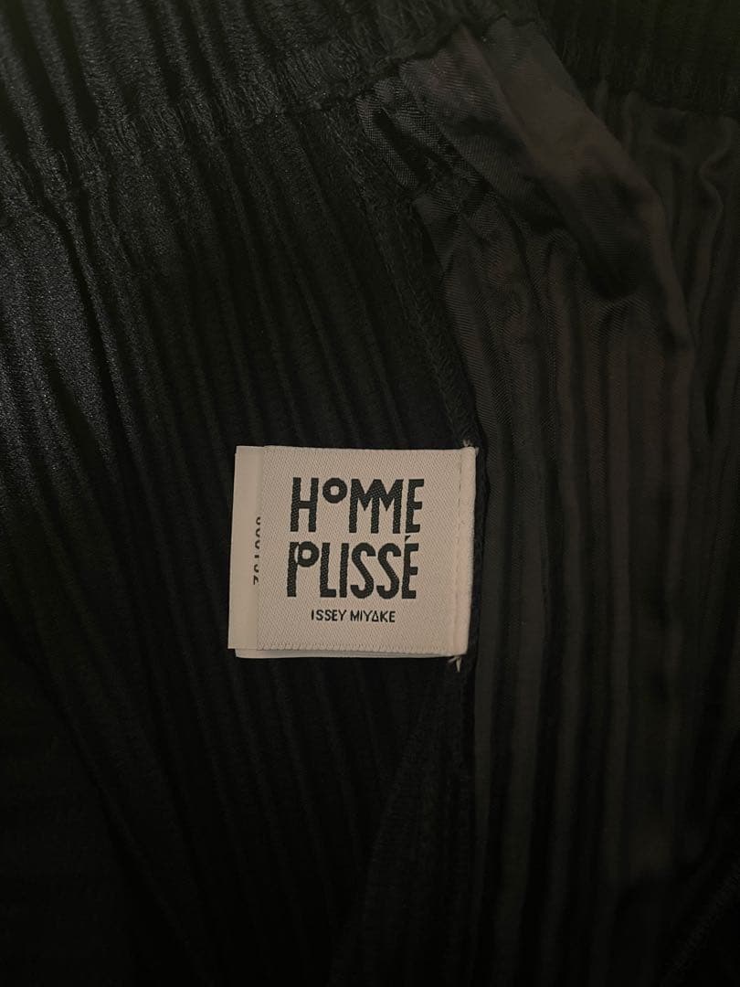 ISSEY MIYAKE HOMME PLISSÉ プリーツパンツ　ブラック