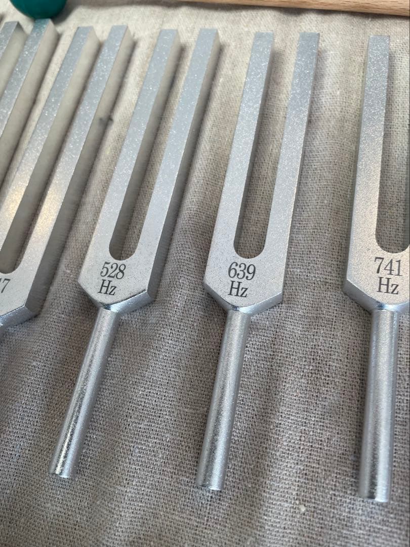 ソルフェジオ　チューナー　セット【ヒーリング】日本製麻リネン専用ケース付き】