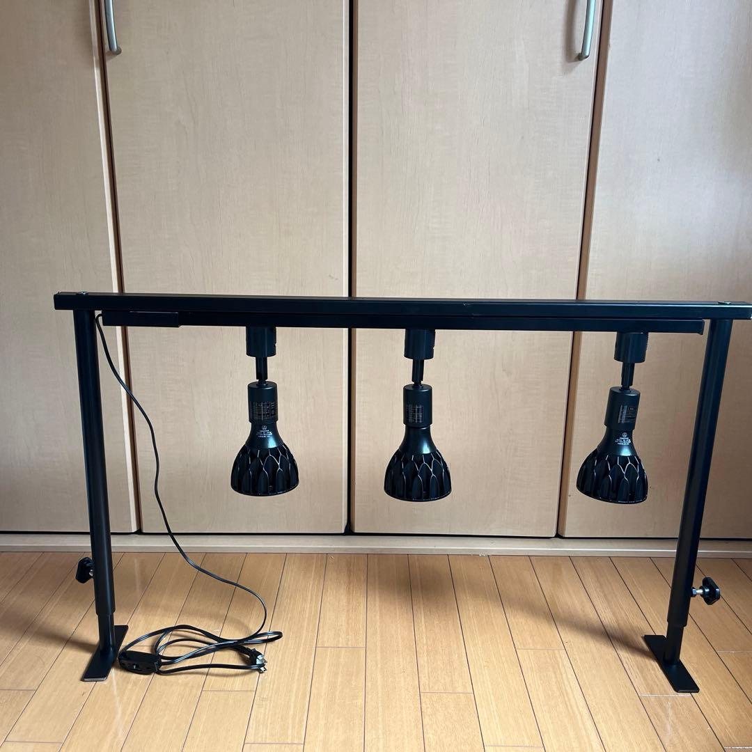 ⌘M⌘ライトスタンド⌘足外寸66センチ