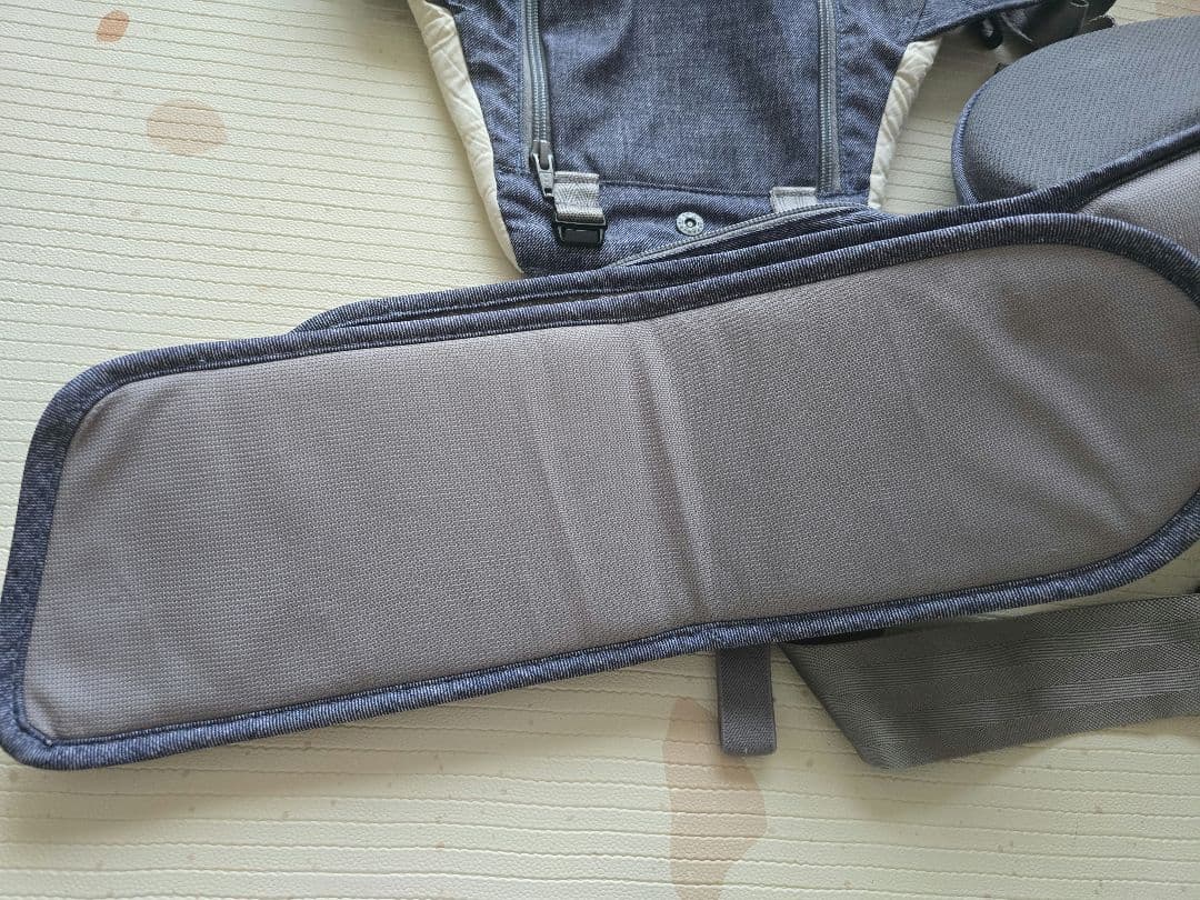 ポグネー✕ミキハウス　抱っこ紐 ヒップシートデニム調