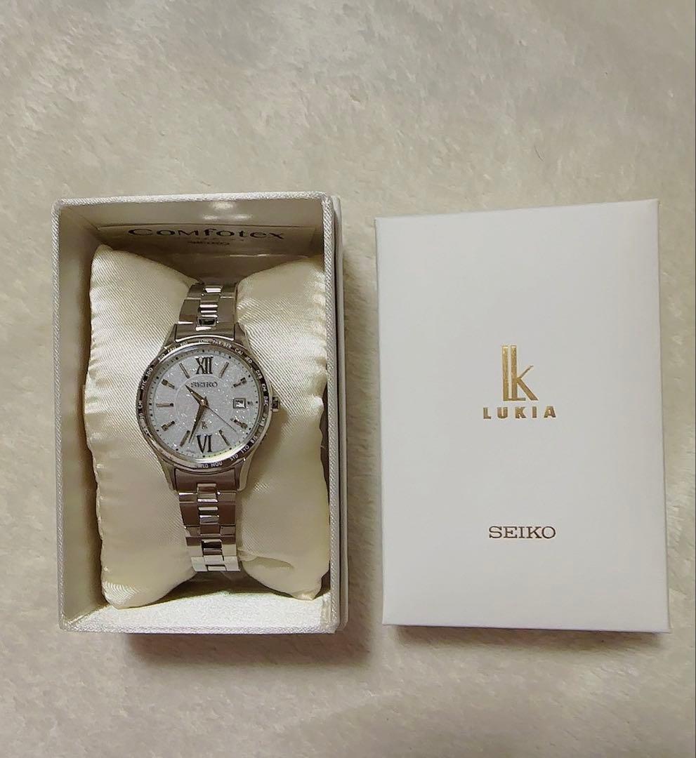 SEIKO LUKIA レディース時計 シルバー