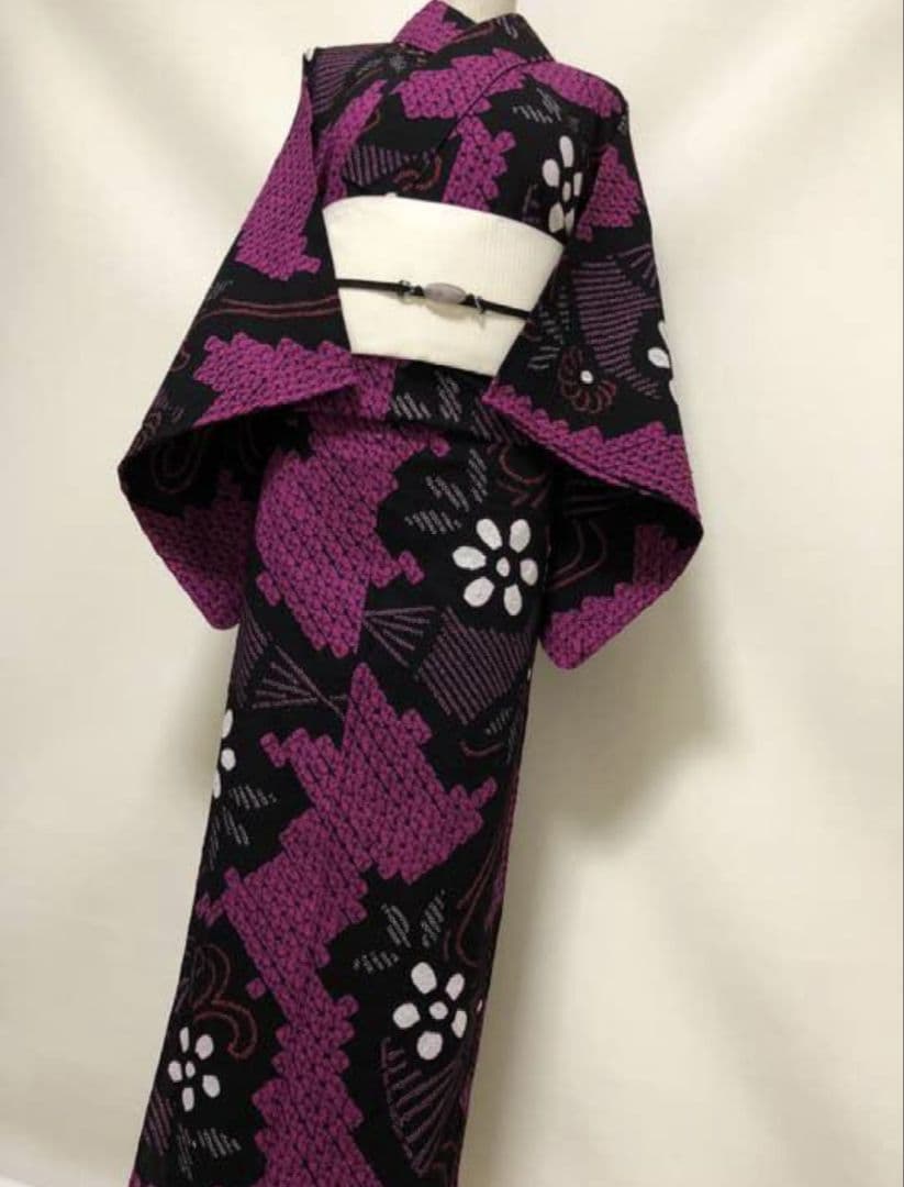 ☆有松絞り浴衣☆美品【有松絞り☆夏用】赤紫色×ブラック×ホワイト　ゆったり