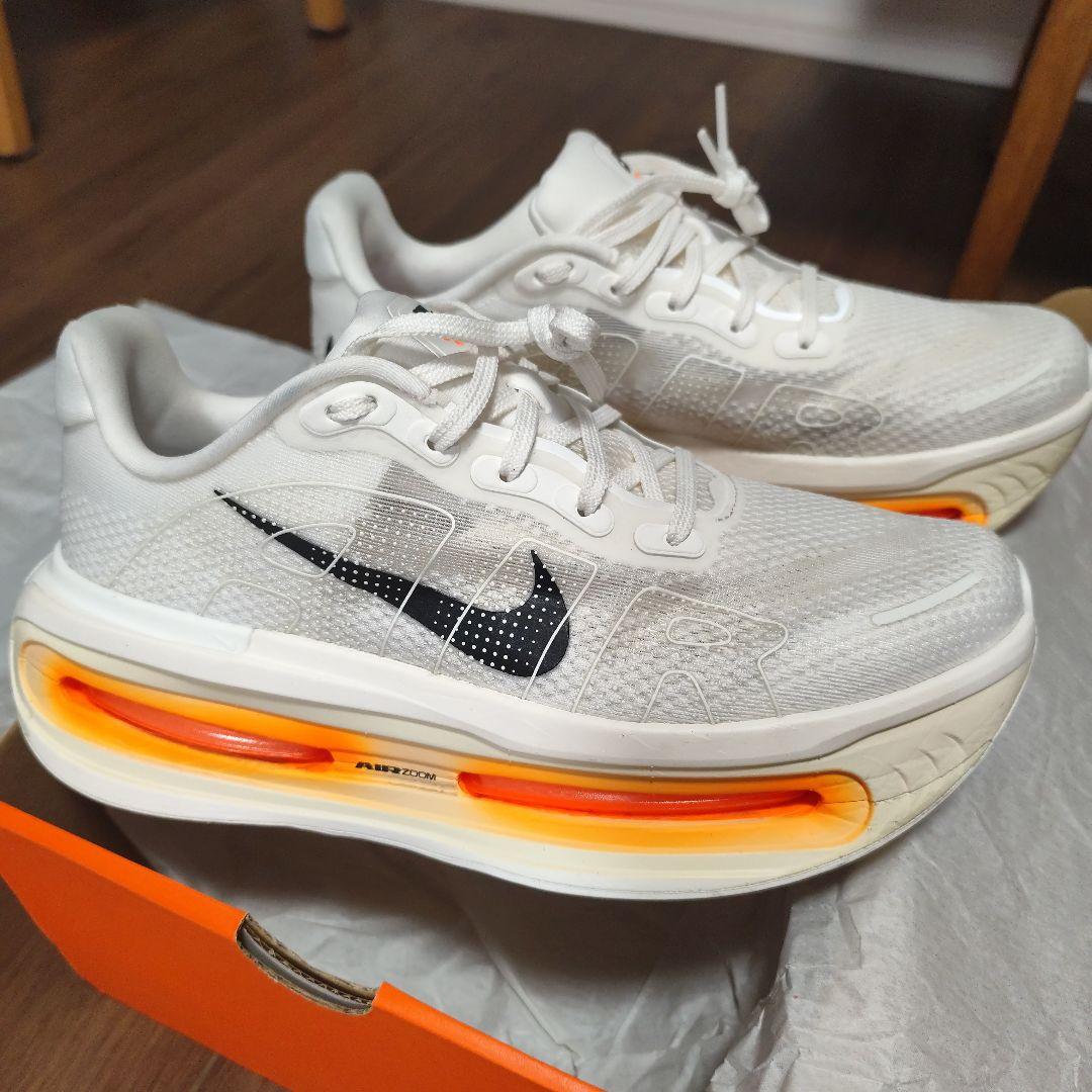 NIKE ボメロプレミアム ホワイト/オレンジ 27.0cm