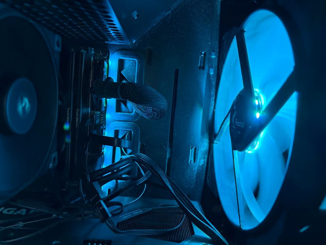 自作ゲーミングpc ryzen7 5700x3D rx6600xt