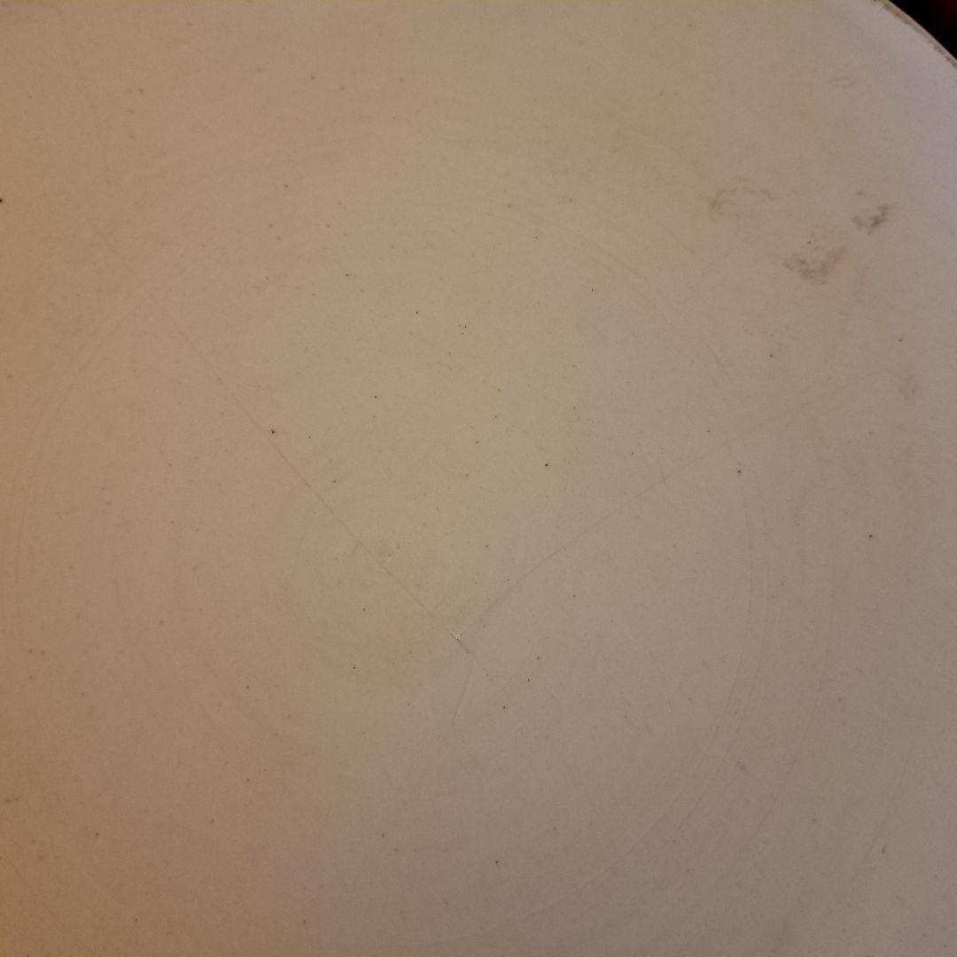 黒田泰蔵の白い白磁の穴あき鉢