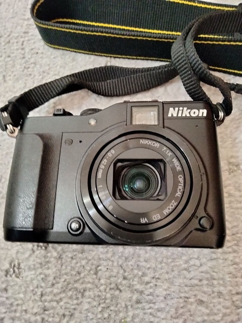 ニコン　COOLPIX　P7000