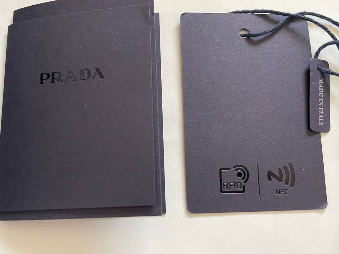 【新品未使用】PRADA アームレザーカフ レザー シルバー金具 レディース