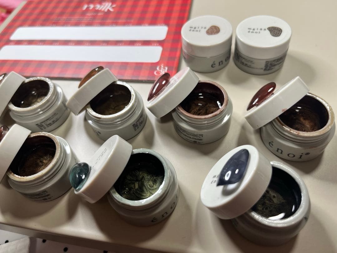 値下げ！enoi milk mag AW 9個　まとめ売り　台紙付き