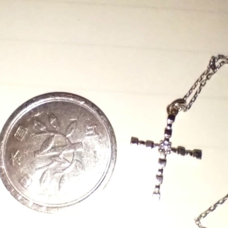 重量あります　美品　K18WG　クロスネックレス