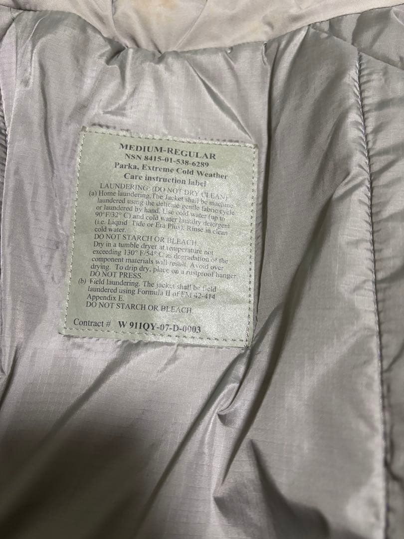 人気 米軍実物ECWCS Level7（MEDIUM-REGULAR）