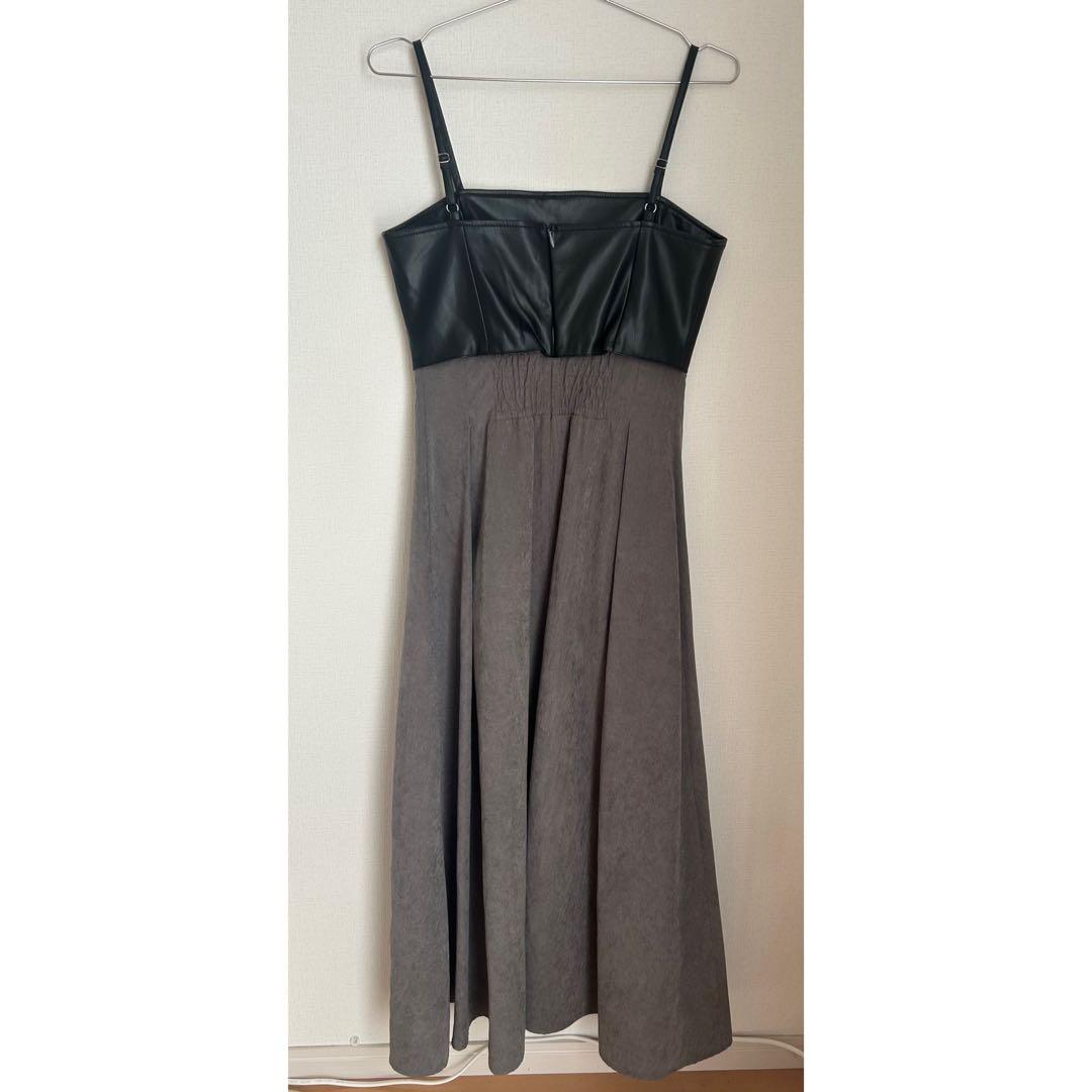 フェイクレザービスチェドッキングキャミワンピース