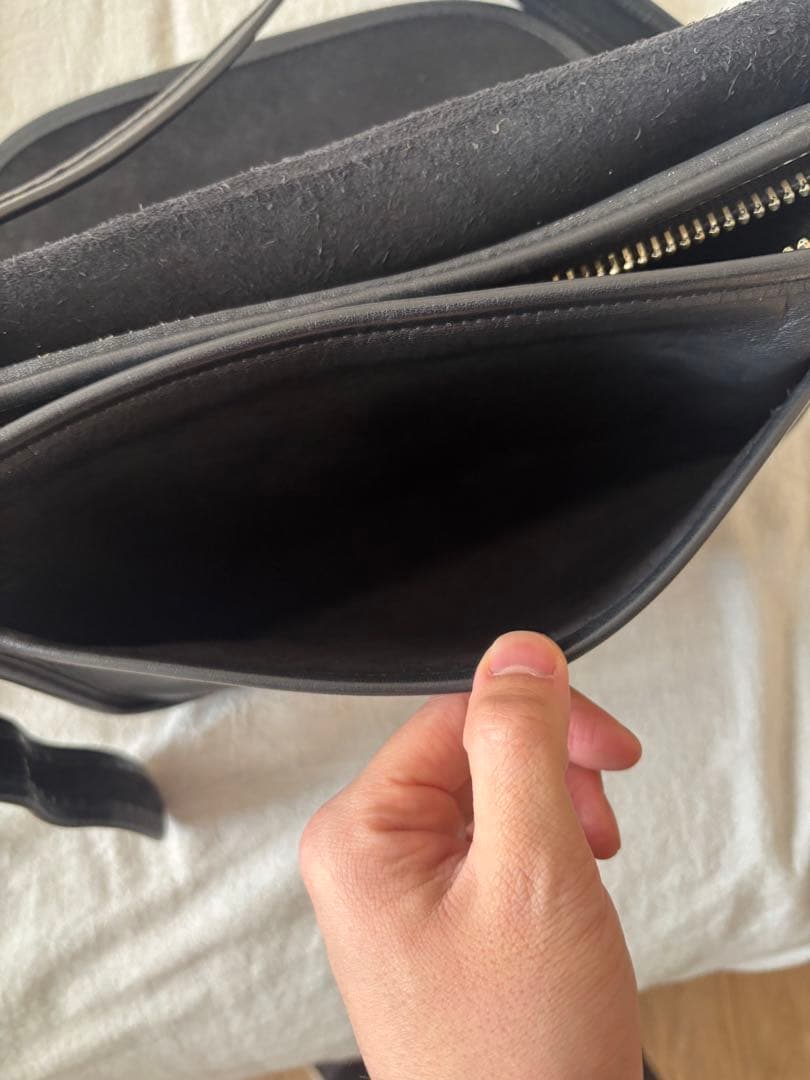 黒 レザー ショルダーバッグ