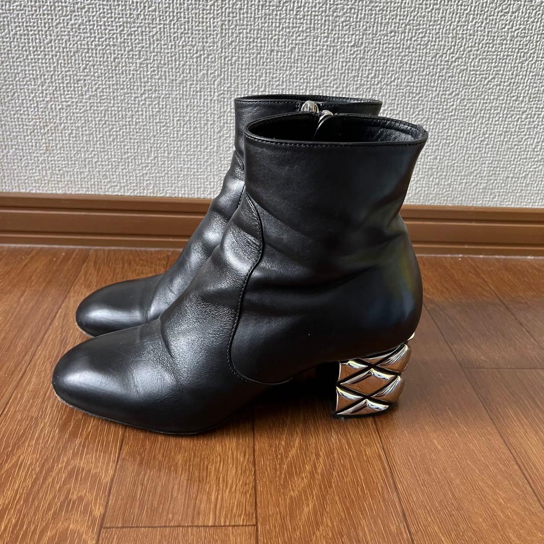 e*u様 LOUIS VUITTON ショートブーツ　ルイヴィトン　黒レザーアン