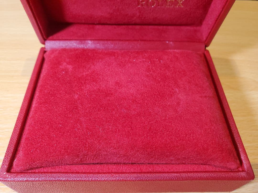 ロレックス　赤　ケース